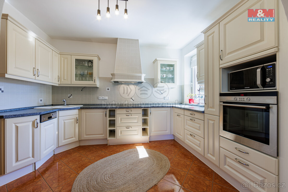 Prodej rodinného domu, 354 m², Dalovice, ul. V Břízkách