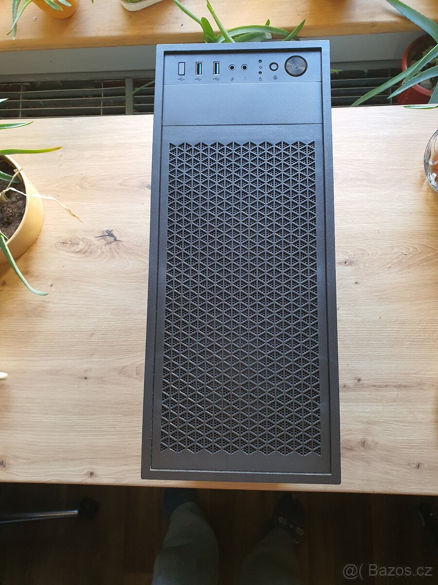Herní počítač Intel i5 6400/ RX VEGA 64 8GB/ 120GB SSD a 1TB