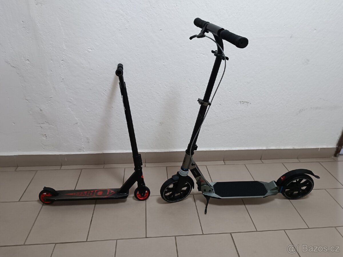 2x koloběžka. Koloběžky. Koloběžku