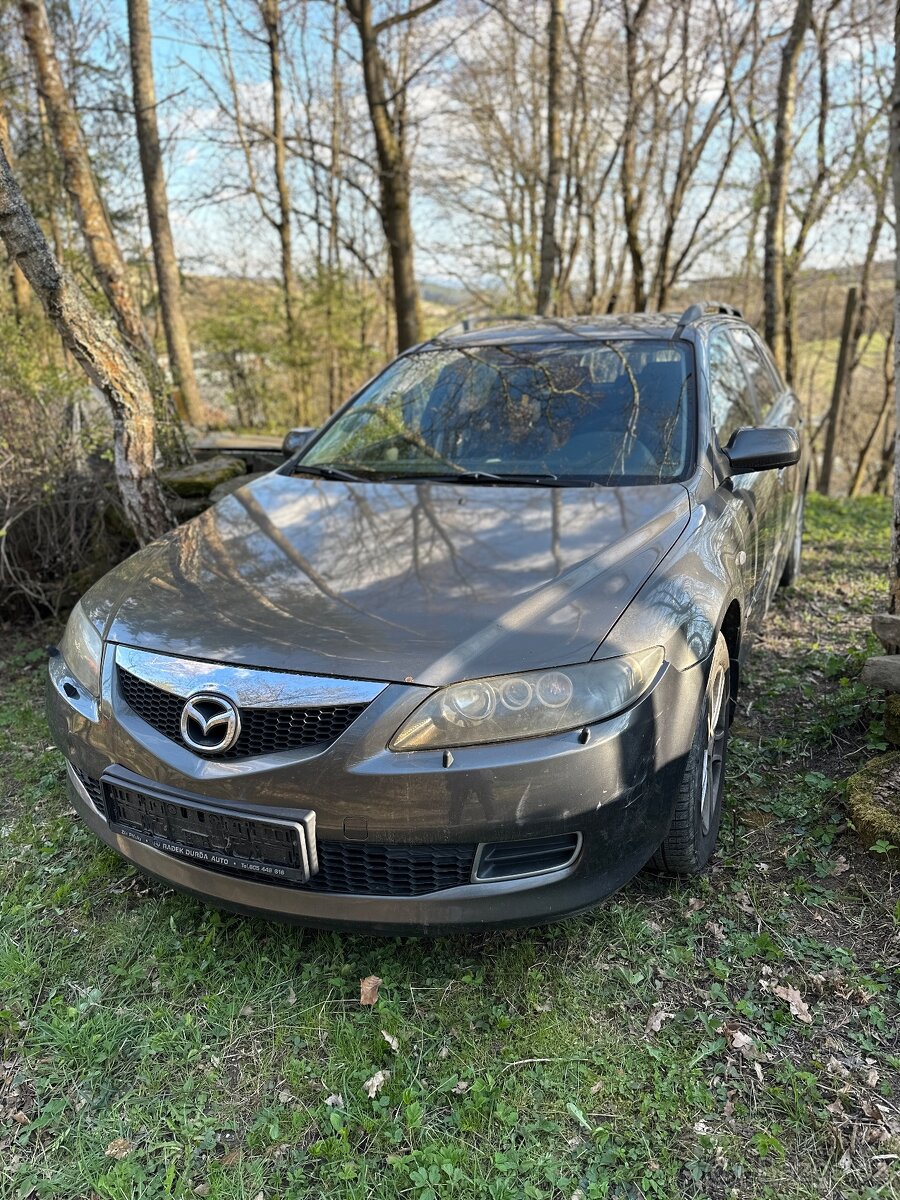 Mazda na náhradní díly (prodej jako celek)