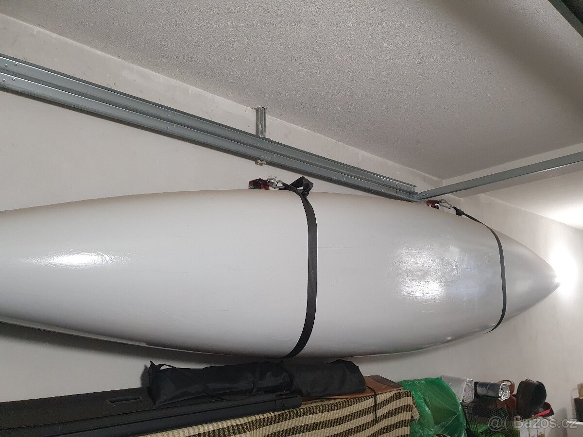 Laminatova kanoe 4,7 m