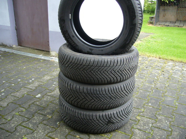 celoroční pneu Hankook Kinerga 4S2 215/60 R16