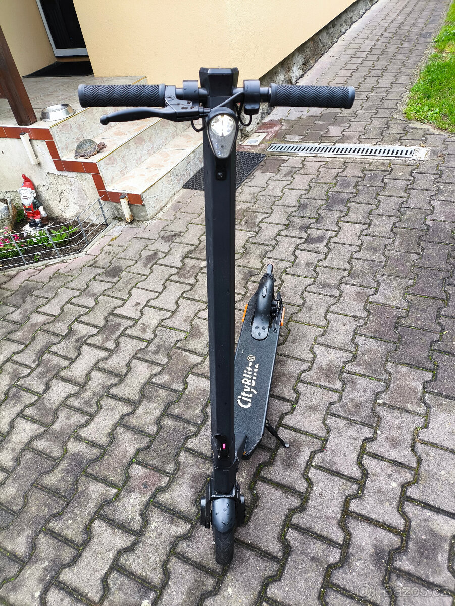 Elektrokoloběžka CityBlitz