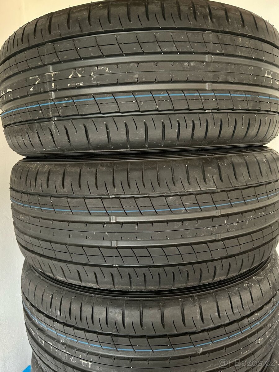 Letní Pneu DUNLOP 225/50R18