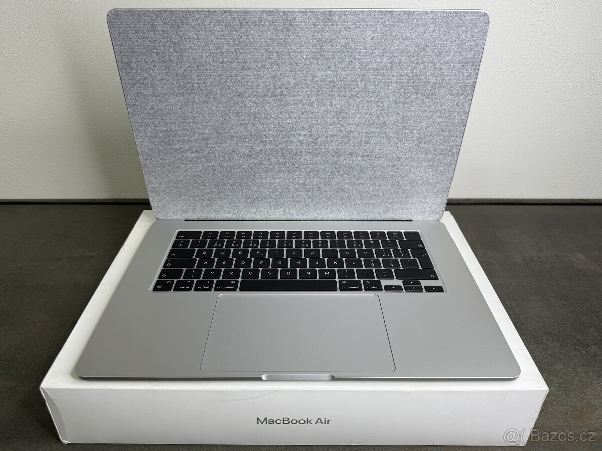 MacBook Air 15'' 2024 / M3 / 24GB / 1TB SSD / Silver - Pou