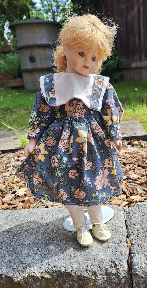 Panenka s porcelánovou hlavičkou 42cm