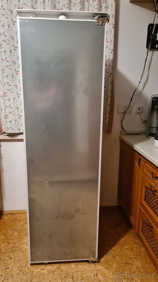 LEDNIČKA vestavná SIEMENS
