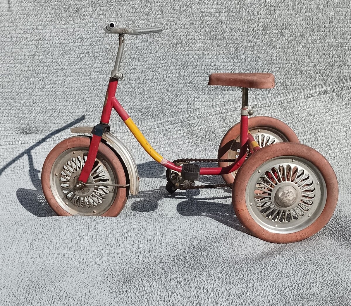Krásná retro tříkolka
