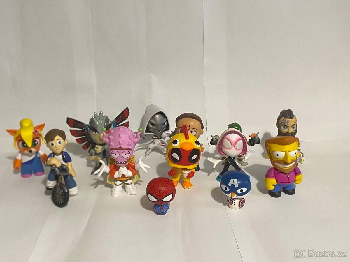 Sběratelské figurky – více druhů (Crash, Marvel, Simpsonovi