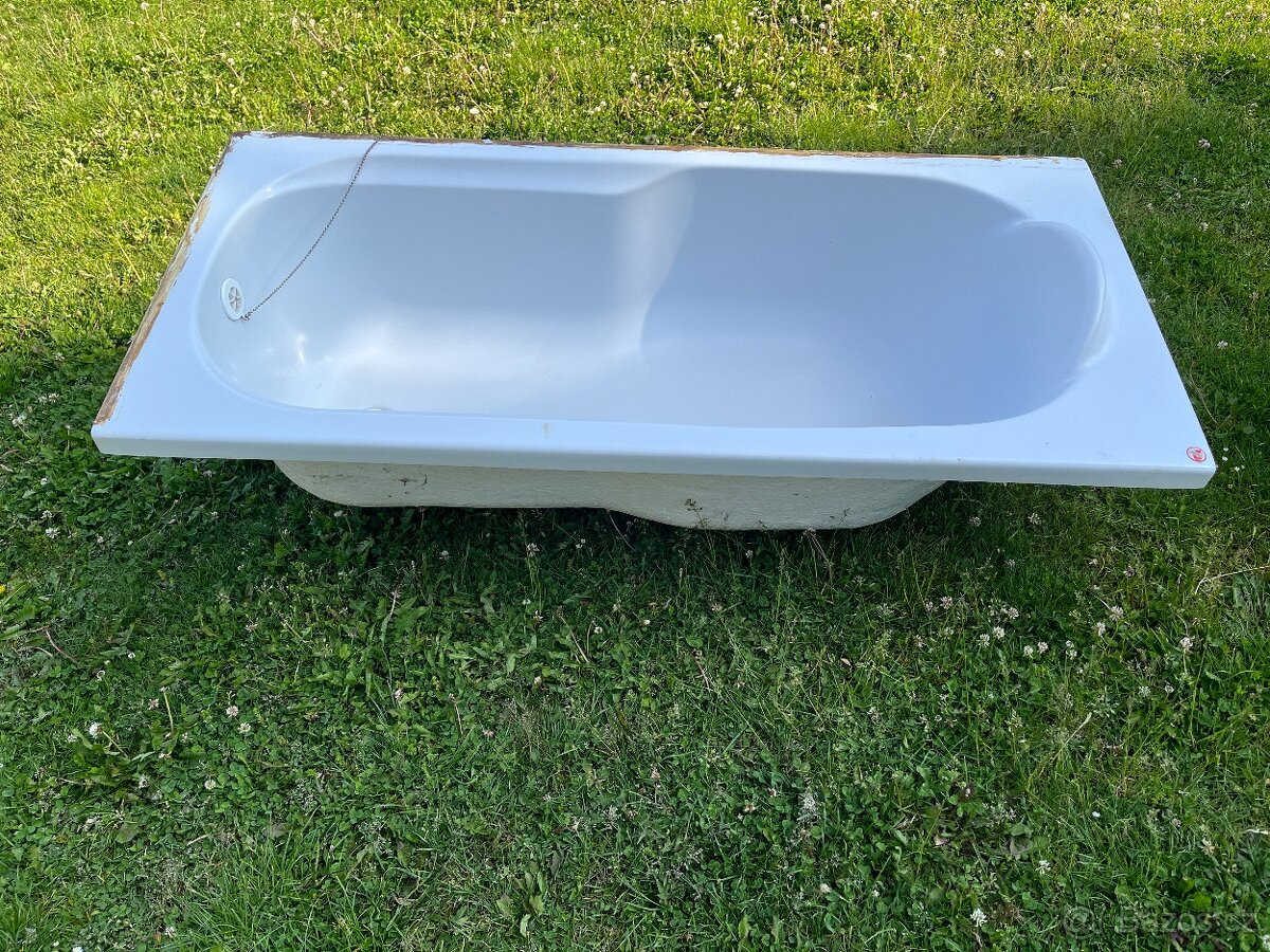 Laminátová vana 150 cm , umyvadlo