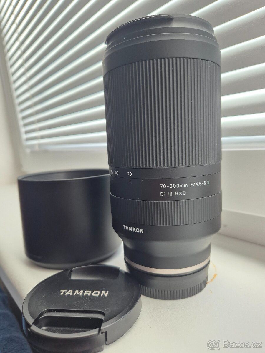 Tamron 70-300mm f/4.5-6.3 Di III RXD Sony E-mount