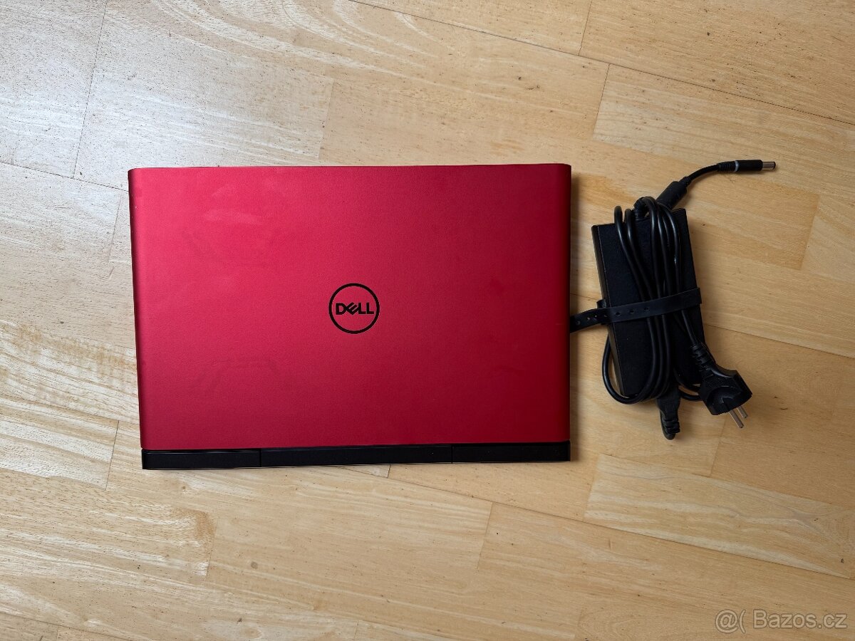 Dell Inspiron 7577 – i7 / GTX1050Ti / 16GB RAM / nová bateri