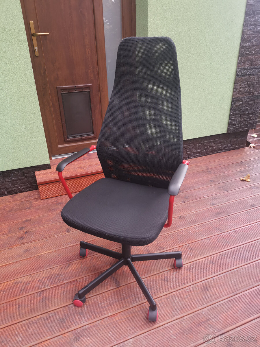 4× kancelářské mesh křeslo – černé / červené – výhodně