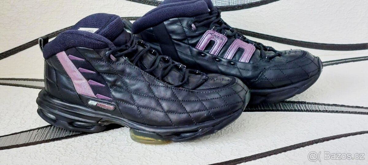 SPORTOVNÍ KOTNÍKOVÉ BOTASKY - REEBOK - vel. 39