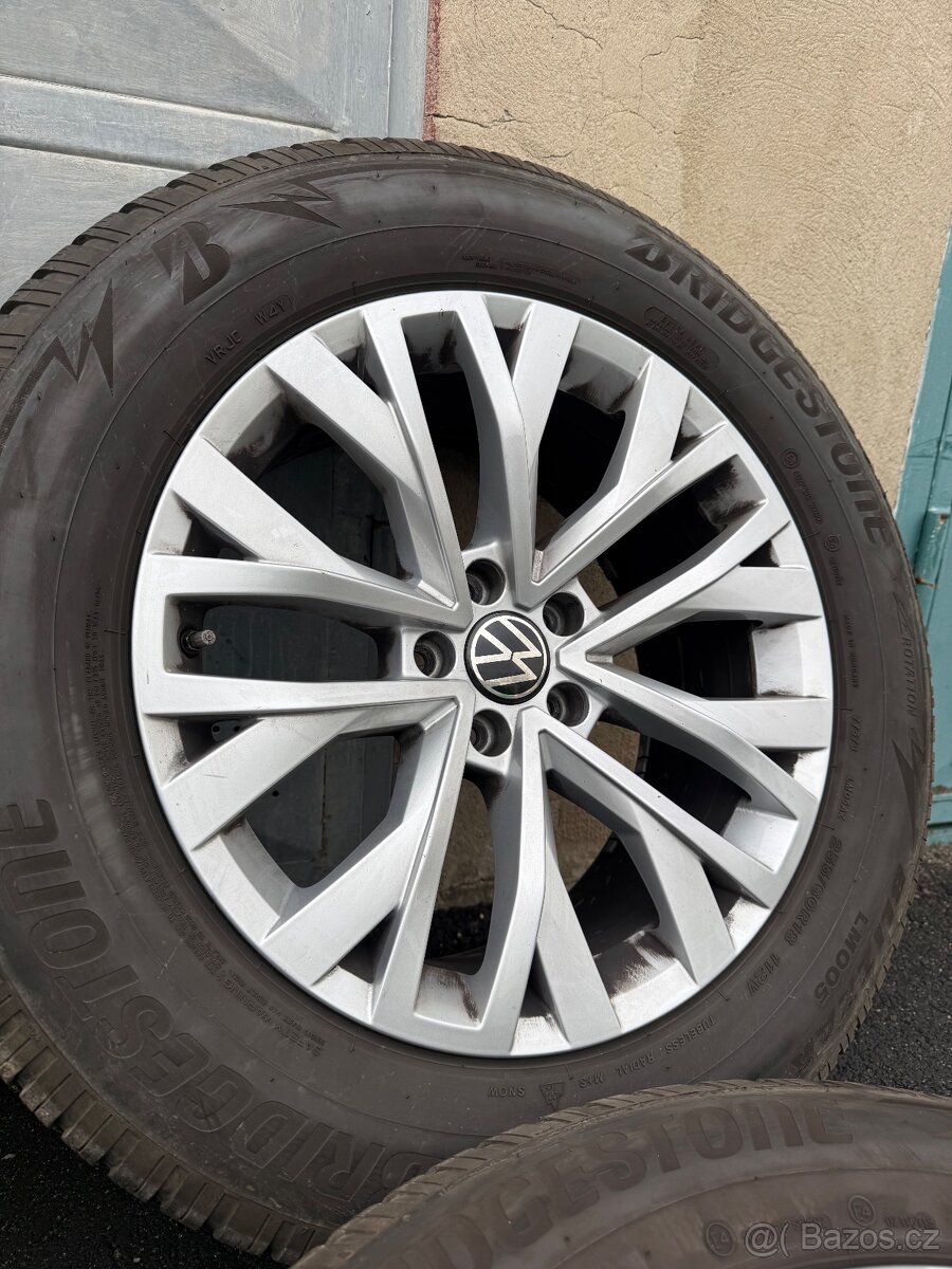 Originál VW Touareg R18 255/60/18