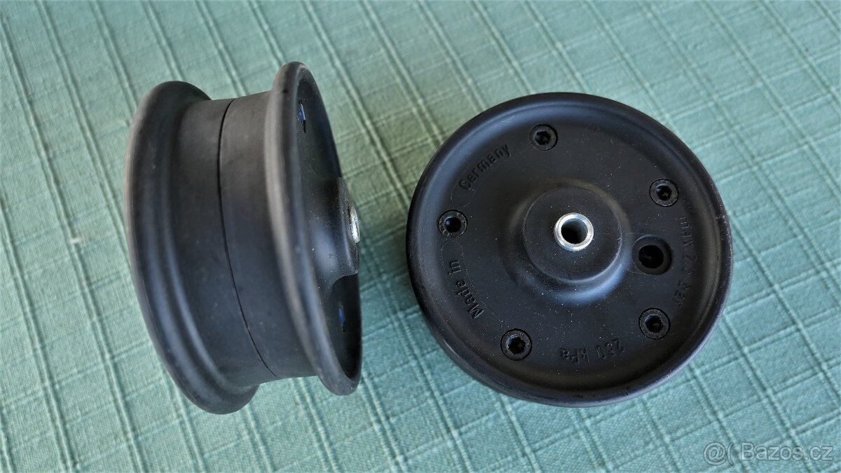 Kolečka k invalidnímu vozíku