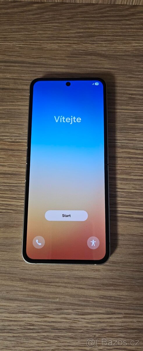 Prodám použitý Samsung Z Flip 6 -stříbrný