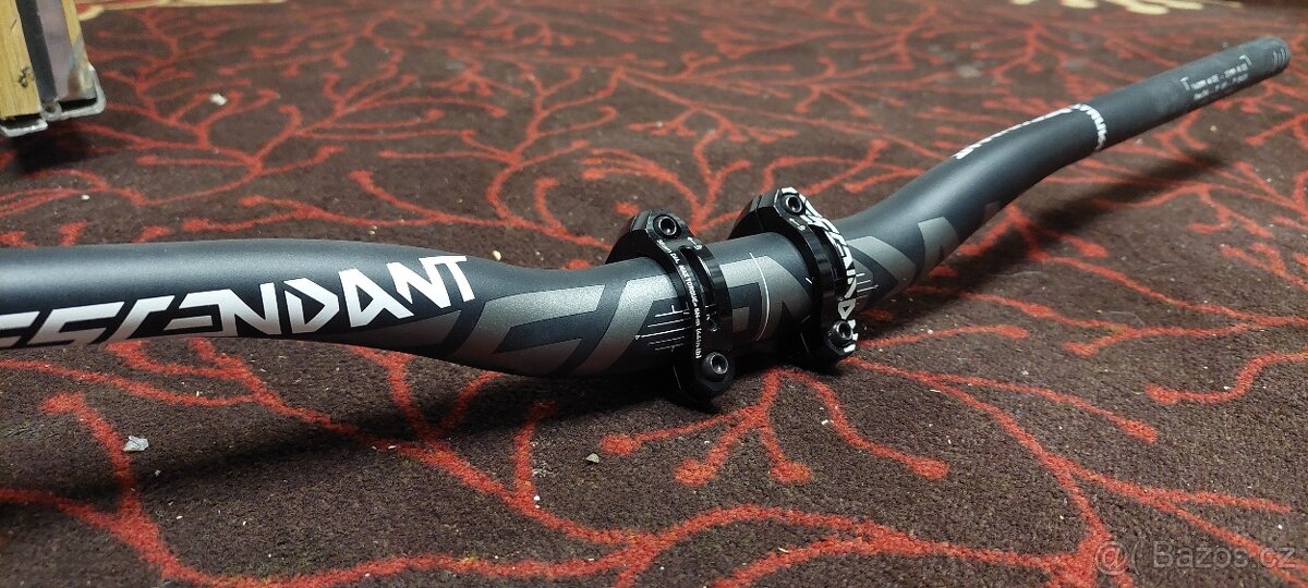 Řídítka s představcem