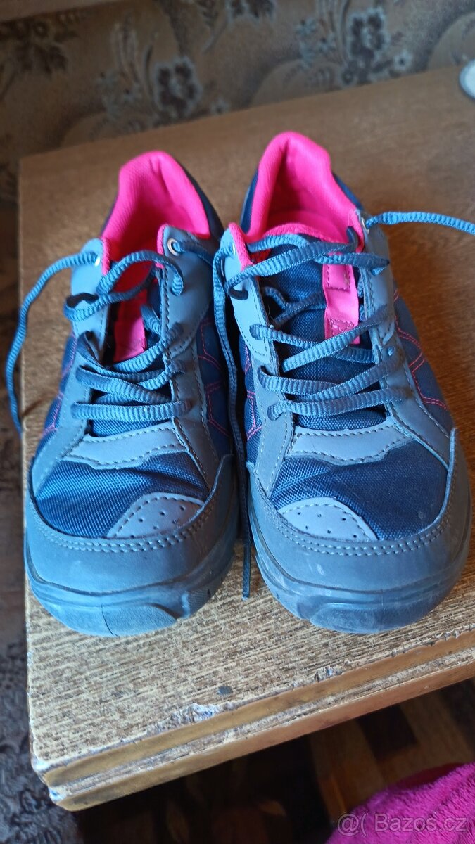 boty sportovní, nepromokavé Quechua vel.39