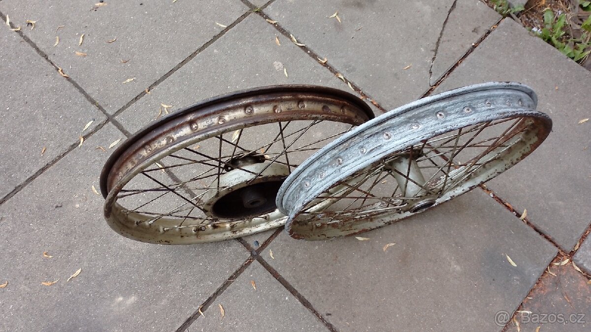 Jawa čz. Kola na péráka,cena za obě