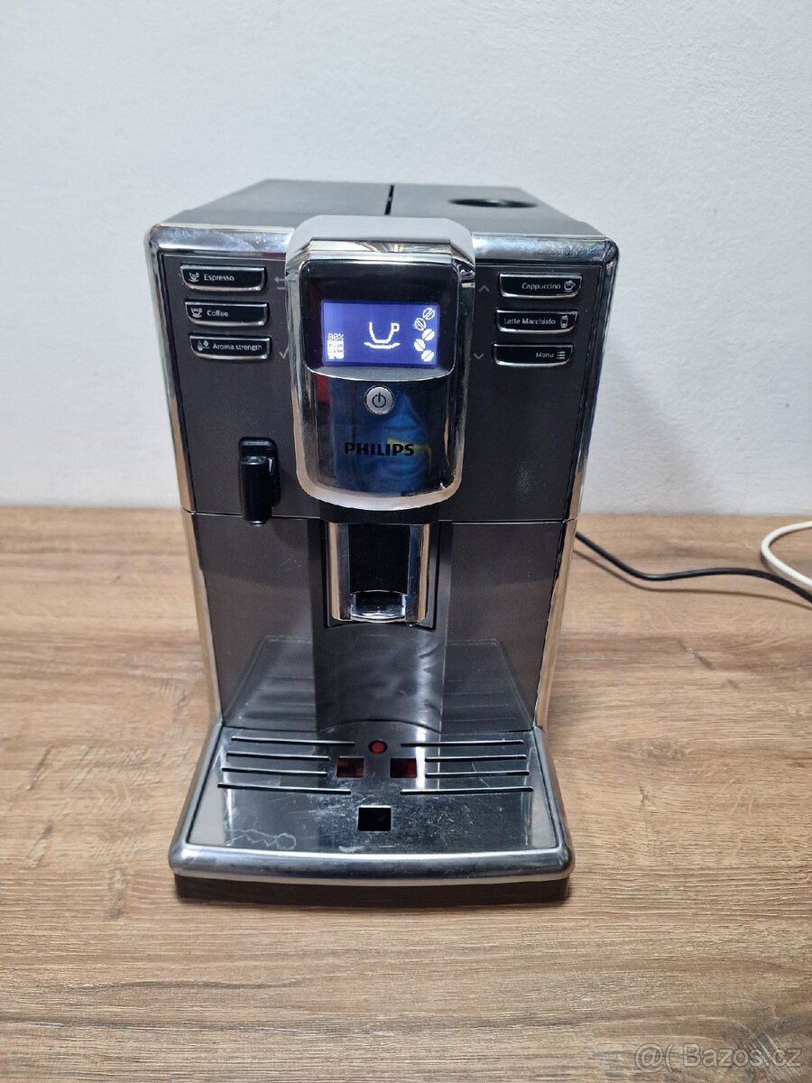 kávovar Philips series 5000