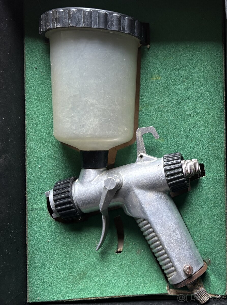 Stříkací / lakovací pistole