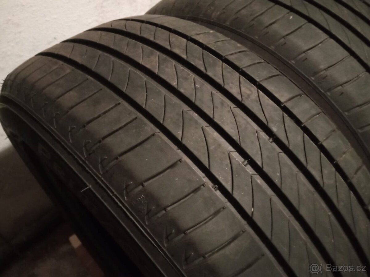 Letní pneu 215/55/R17 Micheli