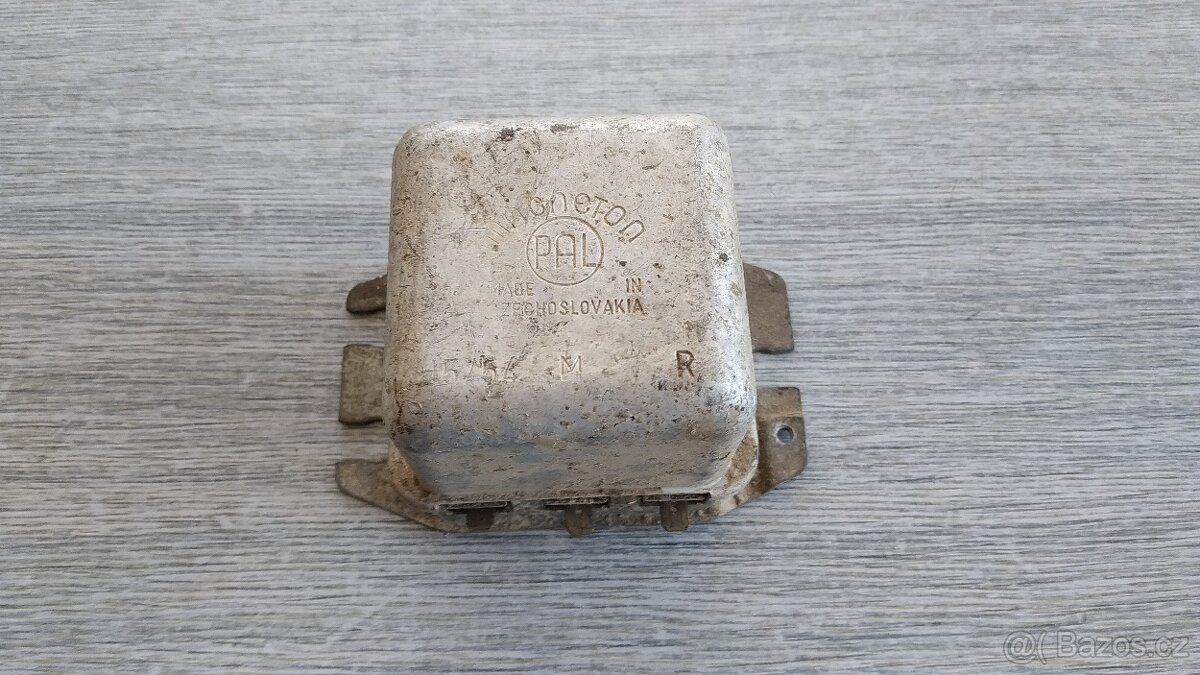 Škoda 120 - regulátor napětí
