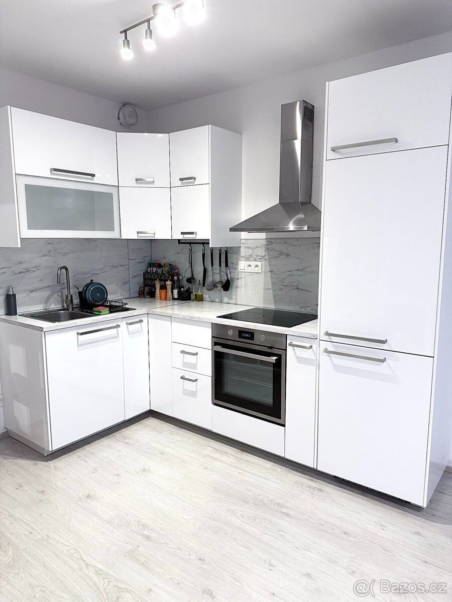 krásný nový byt 1+kk, 40m2 v ul. Škrábkových, Praha 9 - Letň