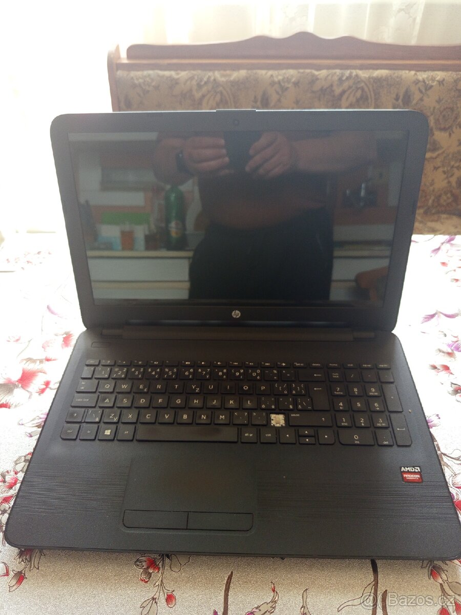 Hp model: 15-ba073nc na náhradní díly.