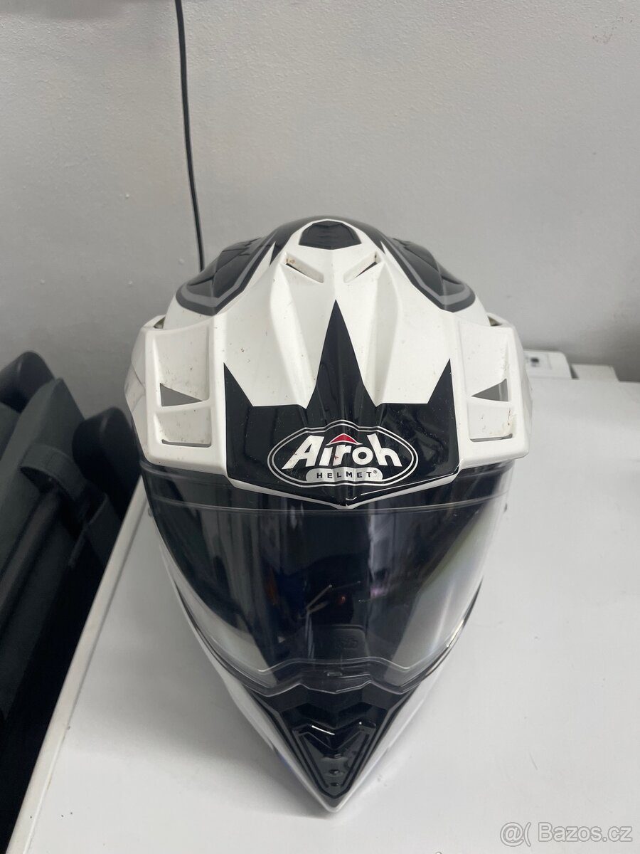 Přilba Airoh Commander