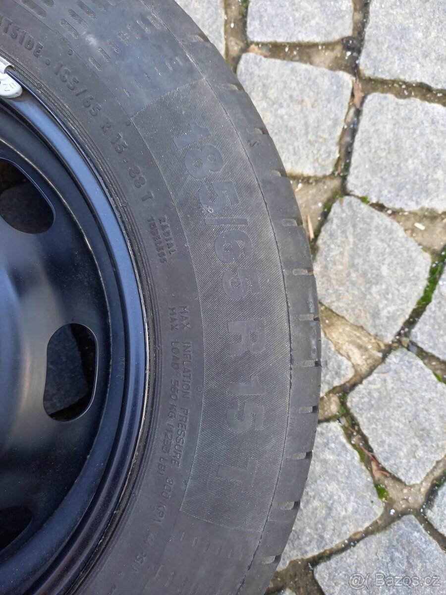 Prodám kompletní sadu 4 kol - letní pneu R15