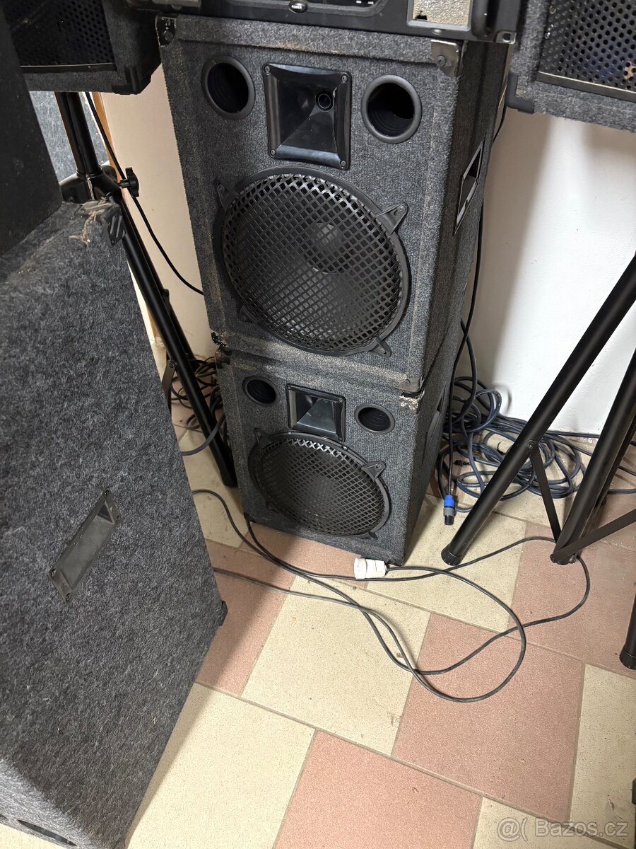 Reproduktory basové a drivery , vyhybky, rack 4U