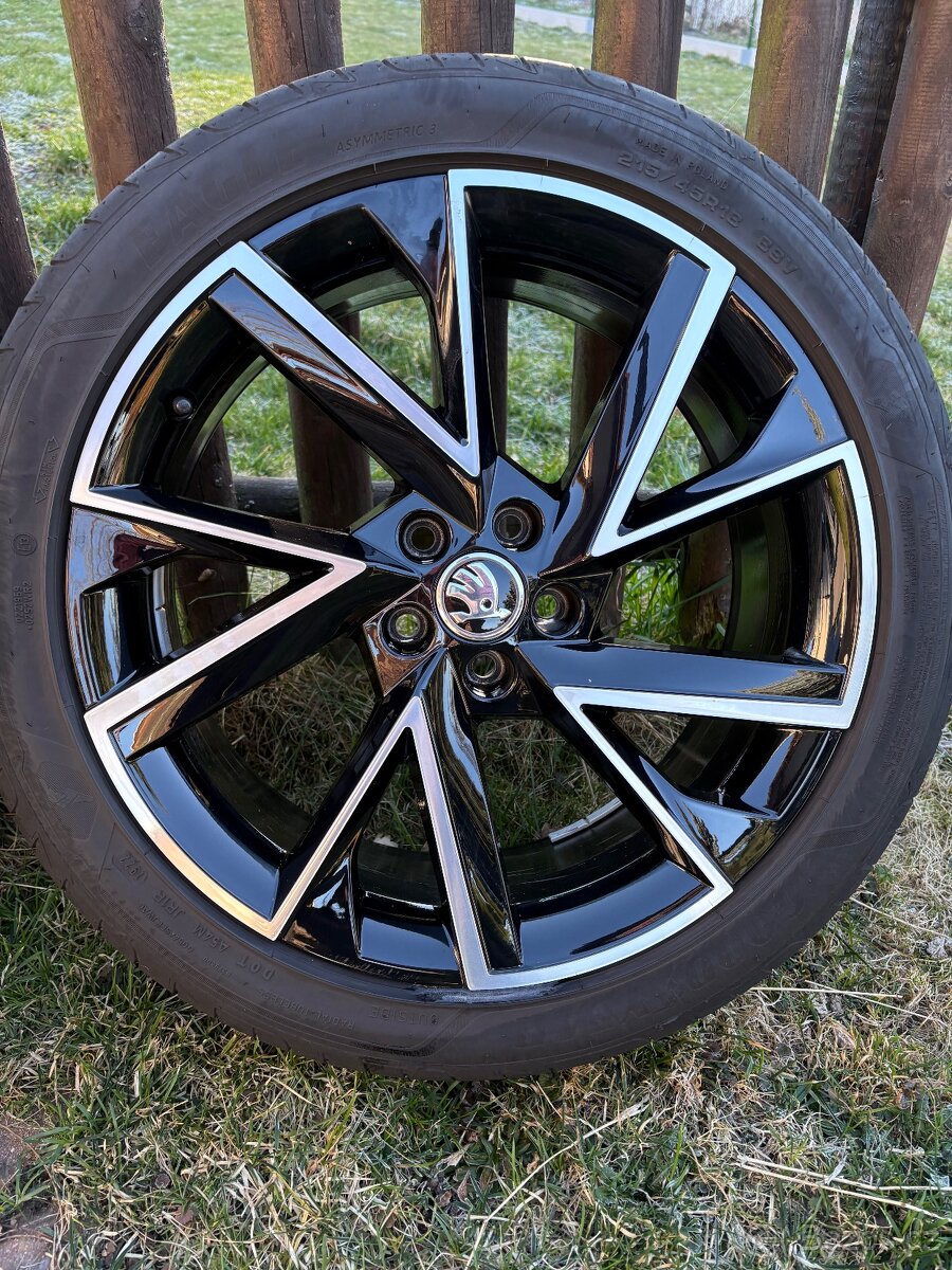 Skoda Kamiq letni sada Vega 215/55-18 GoodYear TOP