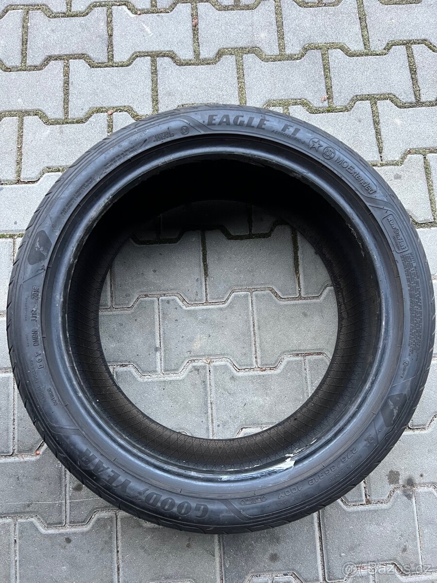 Pneu letní 275/35/19