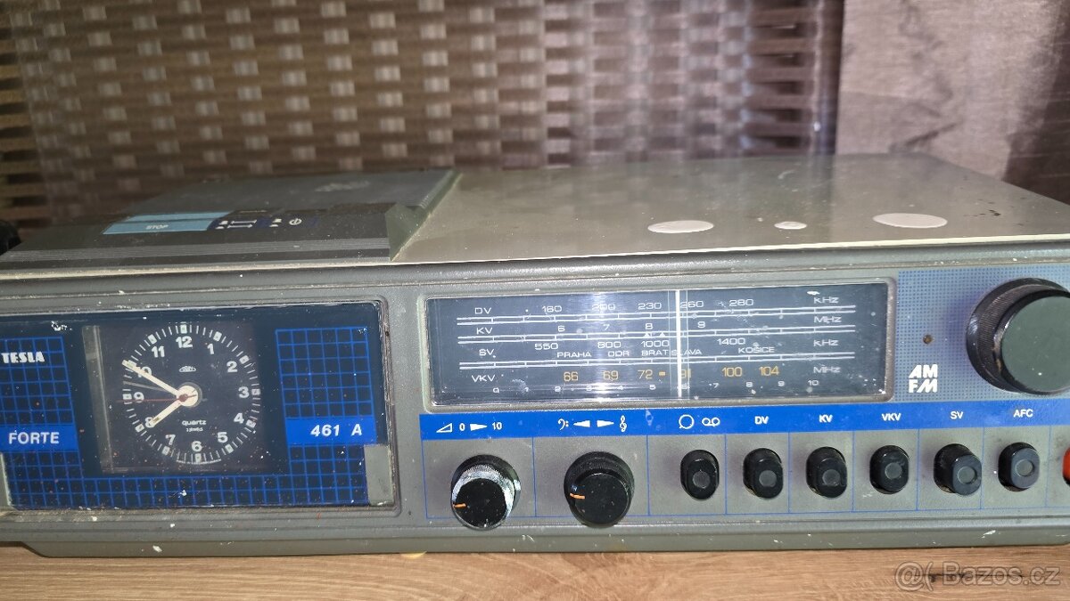 Rádio a gramofon