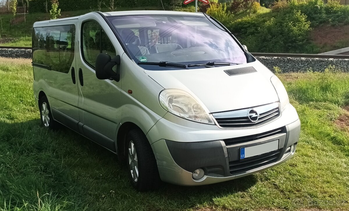Opel Vivaro 2.5CDTI 9 míst