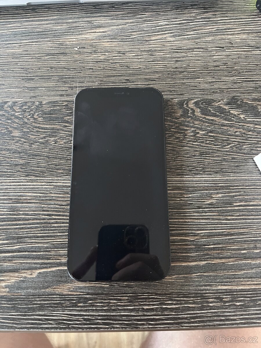 iPhone 12 128GB – Skvělý stav, minimálně používaný ✅