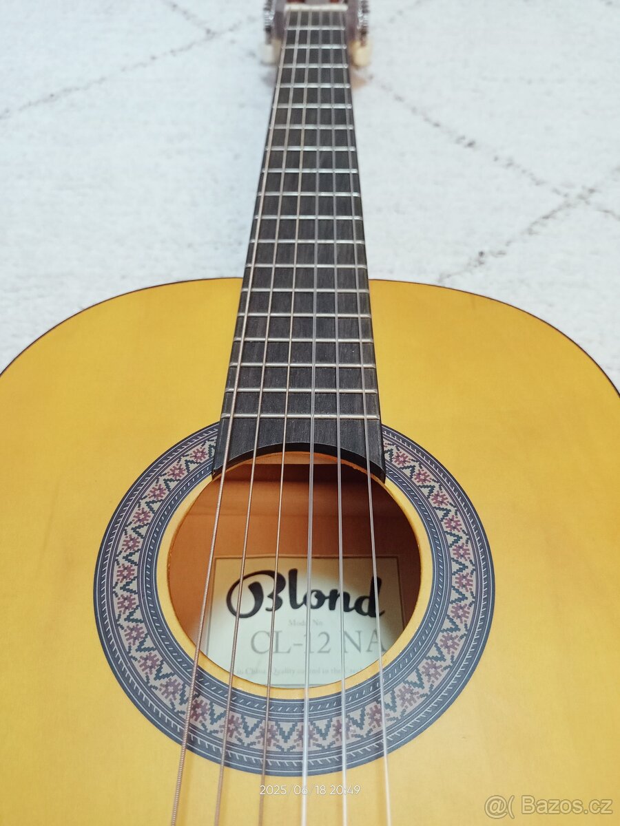 Dětská (1/2 velikost) kytara Blond CL 12