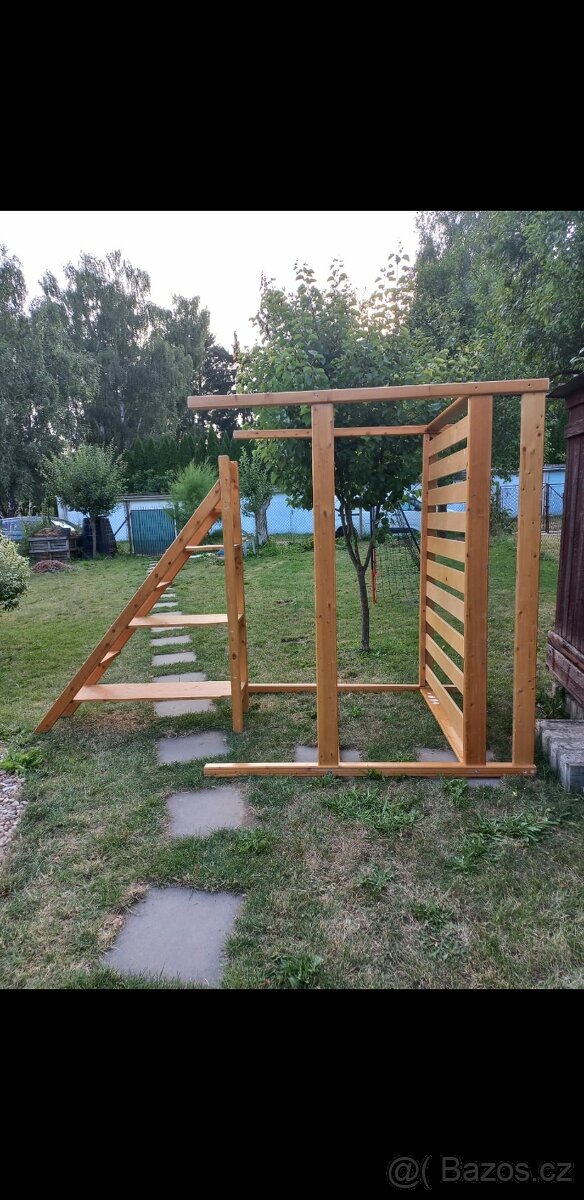 Patrová postel z masivu