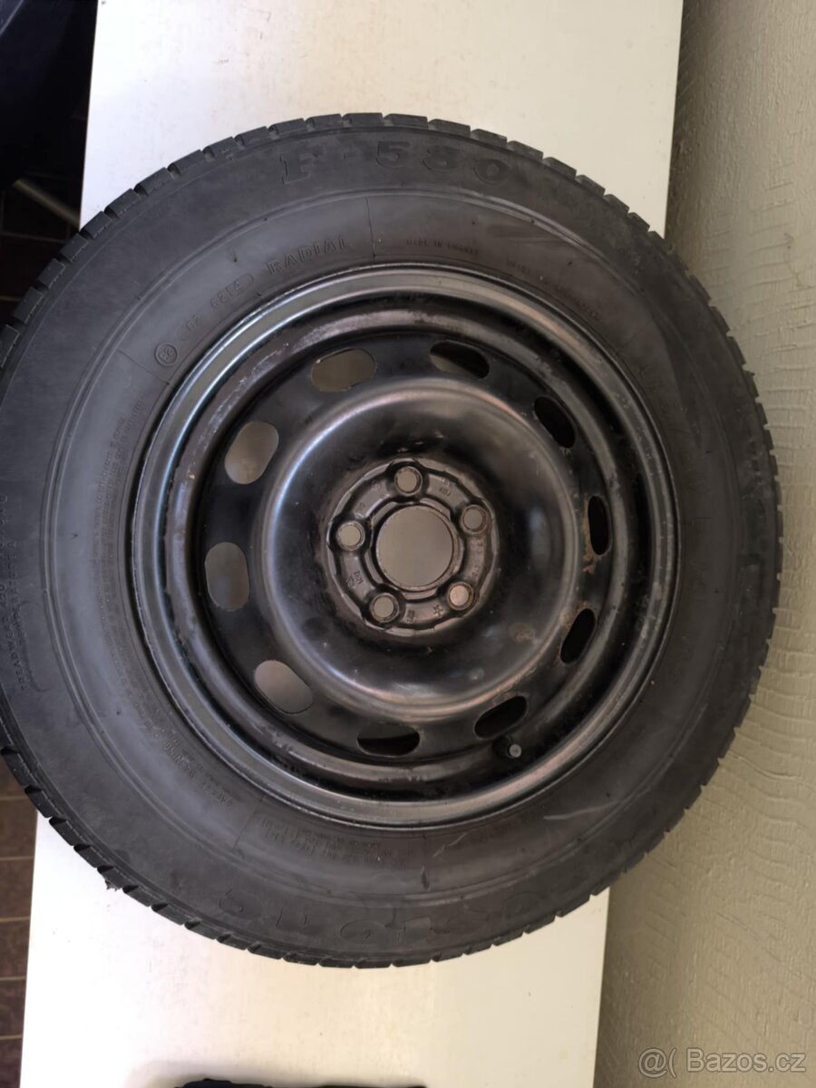 Prodám rezervu R14 s pneu I75 / 80 R14