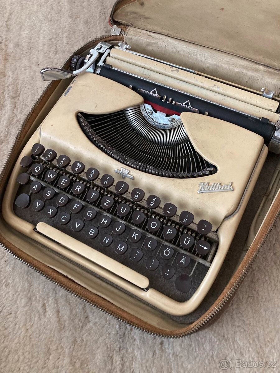 Psací stroj Groma Kolibri
