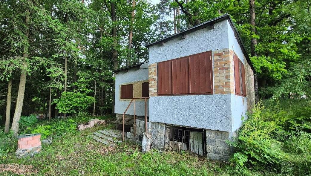 Pronájem chata Radostice u Trocnova (Borovany)- zděná u lesa