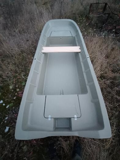 Rybářský člun, pramice, veslice, loď Ka 330