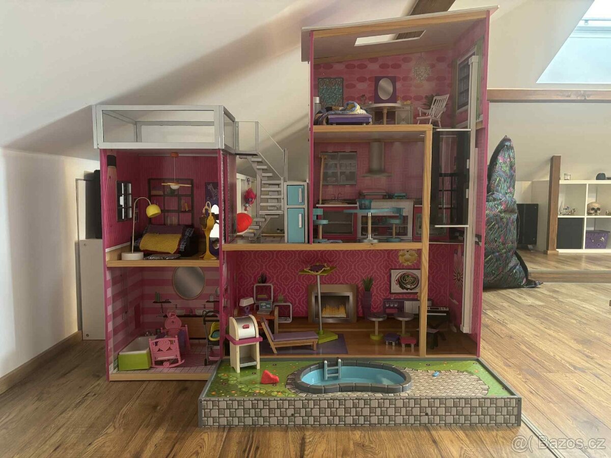 Nádherný domeček pro barbie