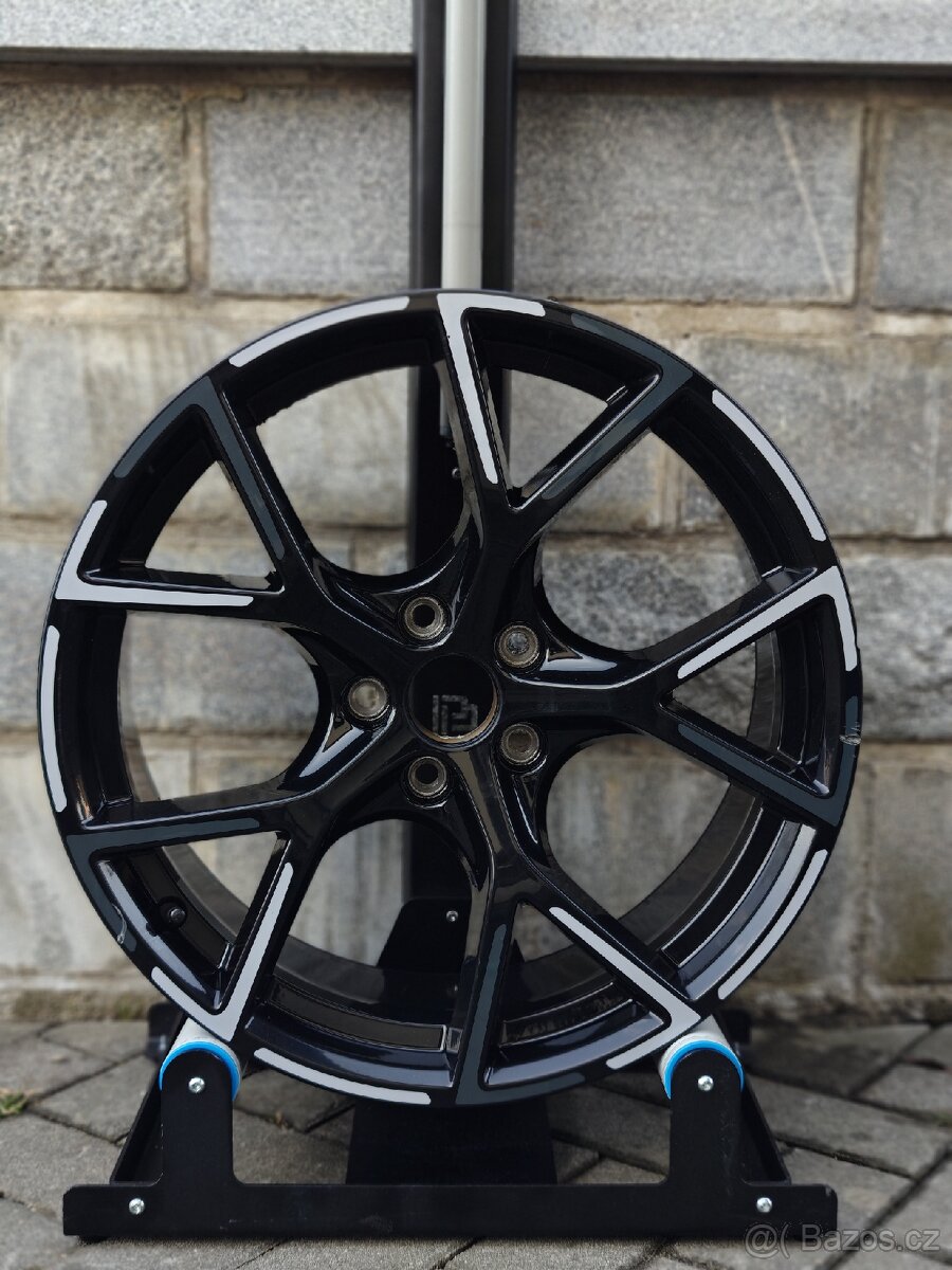 Originální alu disk Audi RS3 19" 8Y