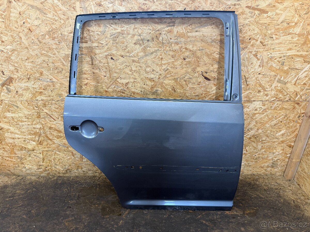 HOLÉ PRAVÉ ZADNÍ DVEŘE VW TOURAN 1T1