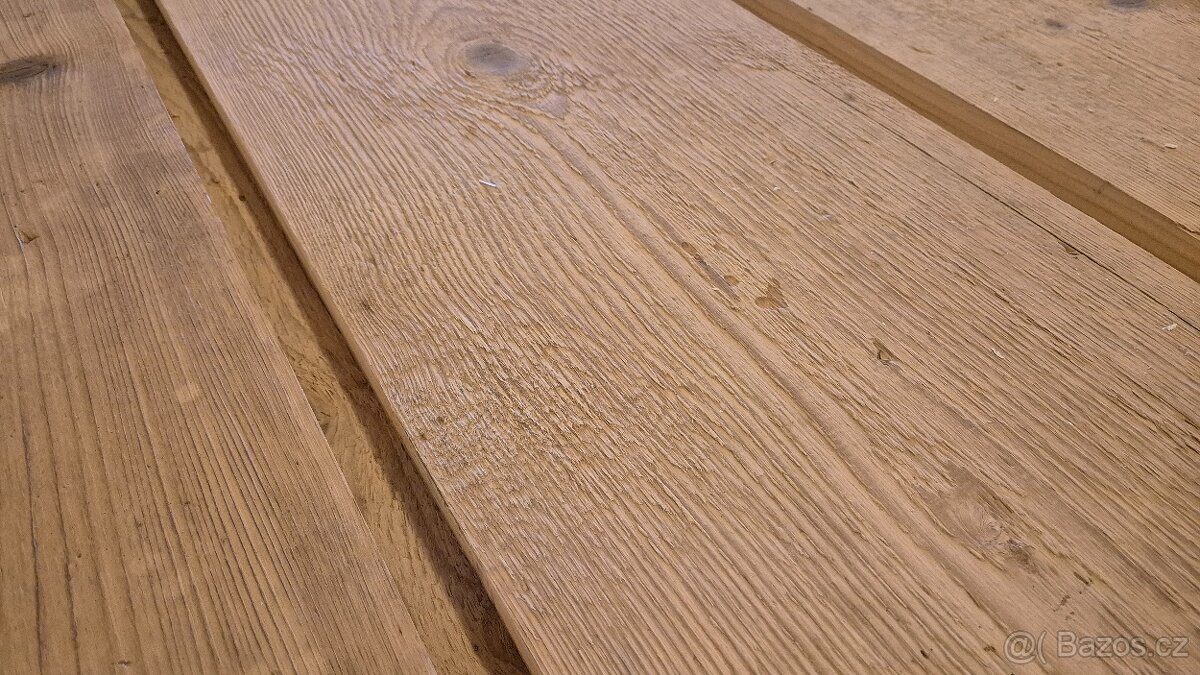 Kartáčovaná prkna podlahová