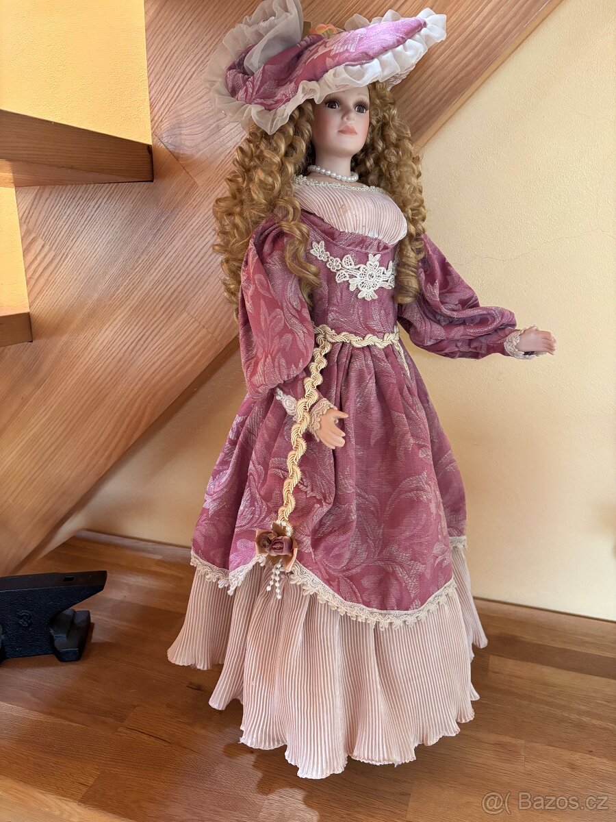 Starožitná porcelánová panenka 70 cm