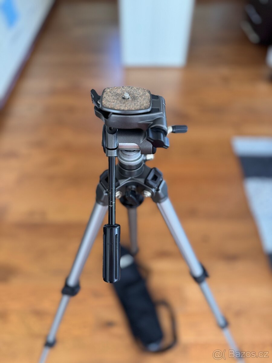 Prodám stativ Velbon Sherpa 750 R s hlavou PH-157Q